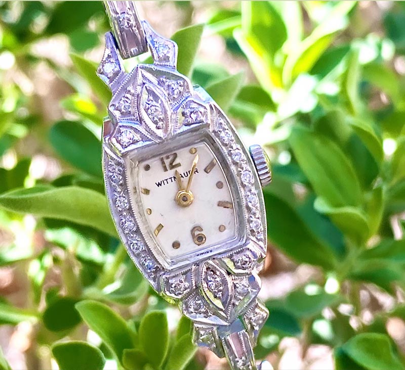 Expert watch buyers | The precious metals and gemstones are an important factor in the valuation from our watch buyers Phoenix Chandler Gilbert Scottsdale Mesa Glendale Maricopa Tucson Casa Grande Payson Prescott Flagstaff Cave Creek Sun City AZ | Sell My Valuables, My Accessories, My Jewelry Online